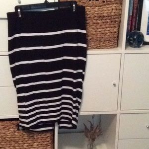 Blk and White cotton stripped straight skirt